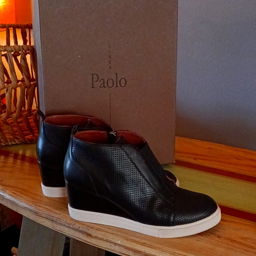 Paolo Black perforated nappa sneakers 🖤with box
